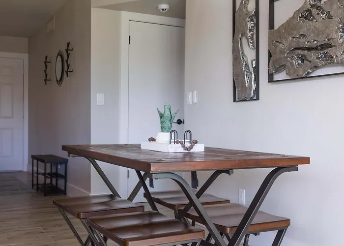 Charming House Golf Cornhole Near Freeway *