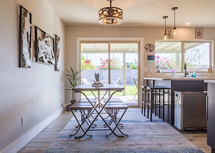 Charming House Golf Cornhole Near Freeway *