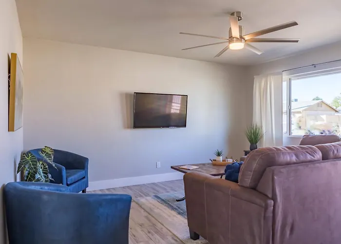 Holiday home Charming House Golf Cornhole Near Freeway Phoenix
